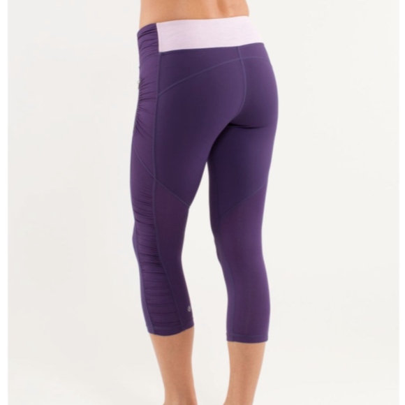 Lululemon Run in the Sun Crops - Picture 2 of 8